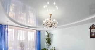 Глянцевый потолок Челябинск, цена от 4475 руб.
